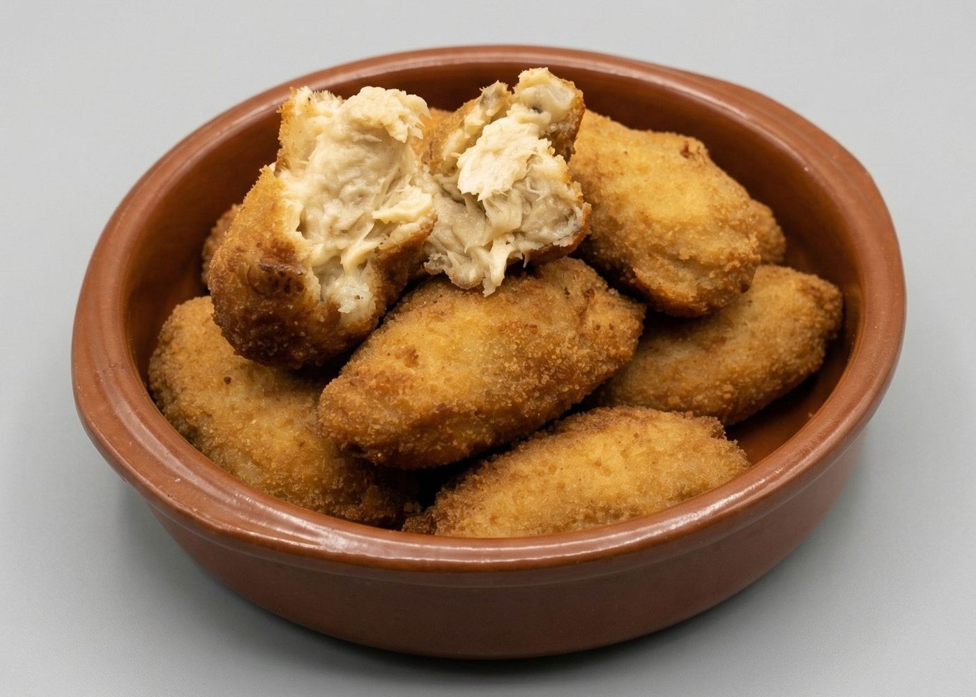 Croquetas caseras de pollo asado hechas a mano